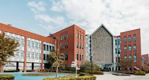 轉軌國際學校要做什么準備工作？該如何選擇、如何備考？