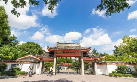 鎮(zhèn)海中學(xué)劍橋國際中心
