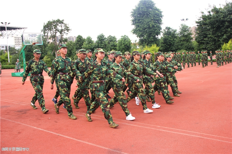 軍訓，成就最好的我們！東辰國際精英課程中心2017級軍訓實錄