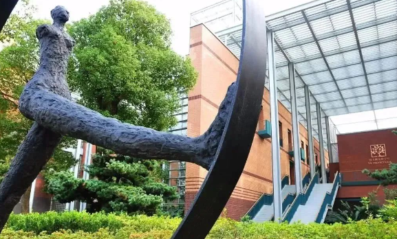 2024年上海包玉剛國際學(xué)校招生學(xué)費(fèi)是多少？