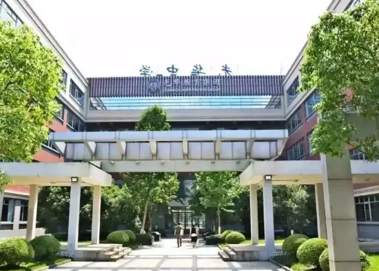 上海光華劍橋招生入學學費一年多少錢？