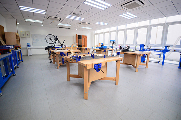上?；蒽`頓國際學校環境