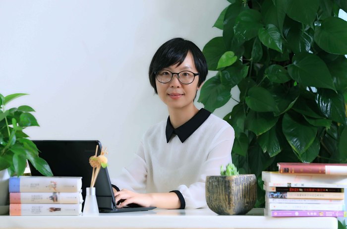 范彥 國際部副主任 畢業(yè)于上海師范大學語言學及應用語言學專業(yè)，獲碩士學位。英語專業(yè)八級，曾赴英國雷丁大學參加TESOL學習，美國加利福尼亞大學洛杉磯分校參加升學指導培訓。有近十年國際課程管理與教學經驗。