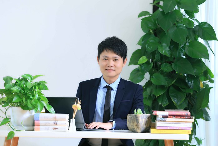 丁伯文 班主任 畢業(yè)于美國Salisbury University, 獲中文及英語雙學位碩士。曾獲國家勵志獎學金、研究生一等獎學金、優(yōu)秀研究生干部、美國弗萊明杰出研究生候選人等榮譽稱號。